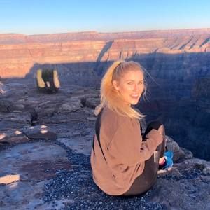 Meet your Posher, Brandy